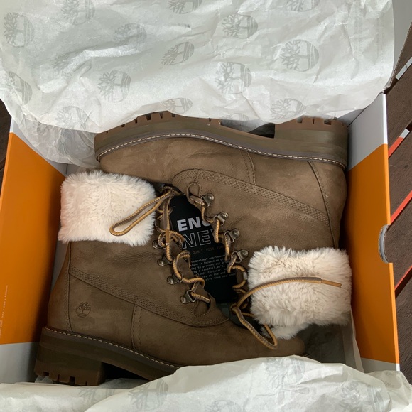 Timberland Shoes - Timberland Courmayeur Valley Olive Nubuck Fur-Lined Boots, Size 9.
